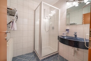 Shower, hair dryer - Apartment in Neustift near Stubai Glacier (Neustift im Stubaital)