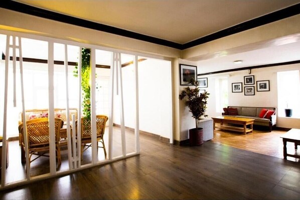 Interior - Horzay stays - Double Room with Mountain View - 1 (Leh)