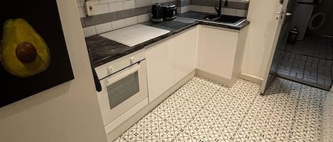 Refrigerador, microondas, horno y tostadora
