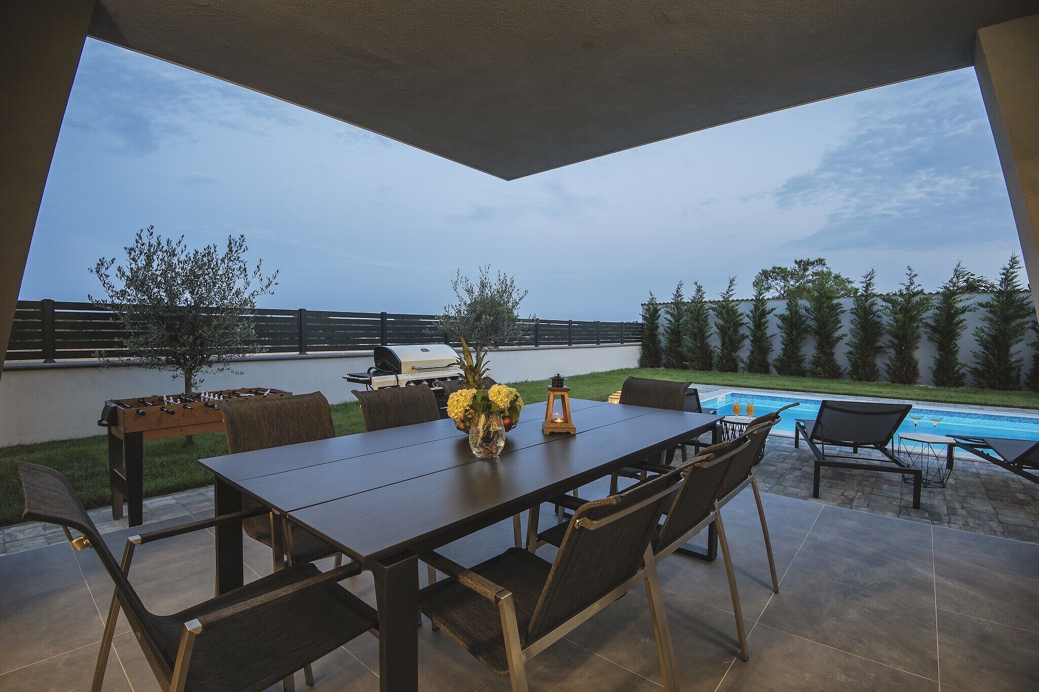 屋外ダイニングエリア