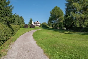 Property grounds - Ruhiges Ferienhaus in der Nähe von Wanderwegen (Altenfeld)