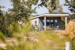 Exterior - Chalet in Duisburg with Beach and Harbor Views (Well)