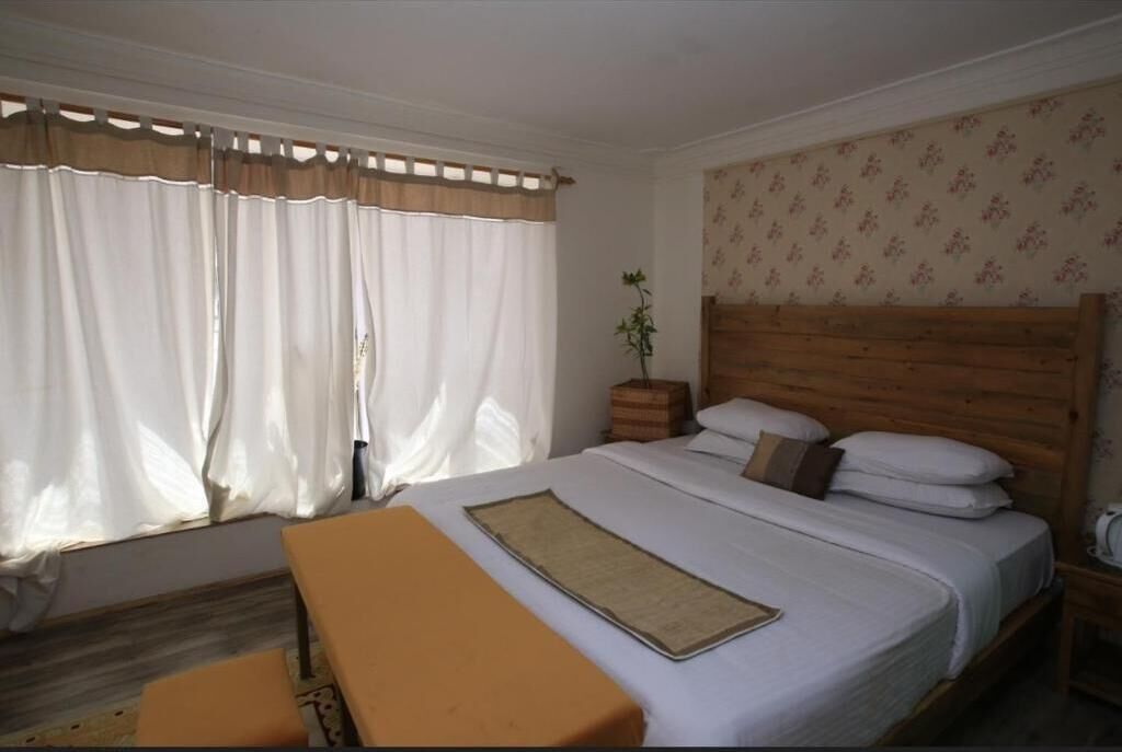 1 bedroom, iron/ironing board, bed sheets