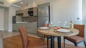Private kitchen - Cozy 2-bedroom apartment with AC, fitness room, WiFi in phenomenal Antalya (Antalya)