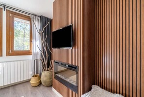 Interior - Stone Home in Benasque near Scenic Lake (Benasque)