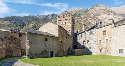 Stone Chalet near Benasque and Scenic Lake