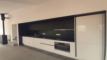 Réfrigérateur, micro-ondes, four, lave-vaisselle