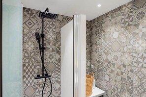 Shower - Modern house in Jalhay with terrace (Jalhay)