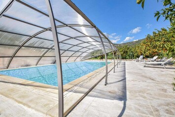 Holiday Home Swimming Pool