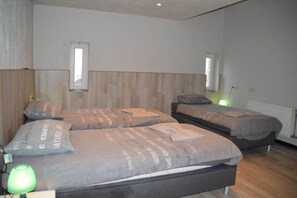 5 bedrooms, free WiFi - Verviers Villa with Sauna (Verviers)