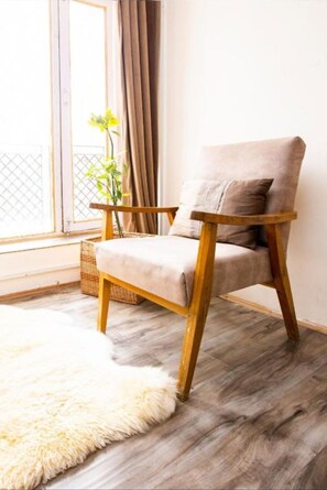 Interior - Horzay stays - Double Room with Mountain View - 10 (Leh)