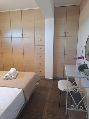 1 bedroom, iron/ironing board, free WiFi, bed sheets - Naiad Studio Sea View (Poros)