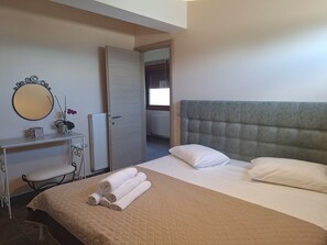 1 bedroom, iron/ironing board, free WiFi, bed sheets - Naiad Studio Sea View (Poros)