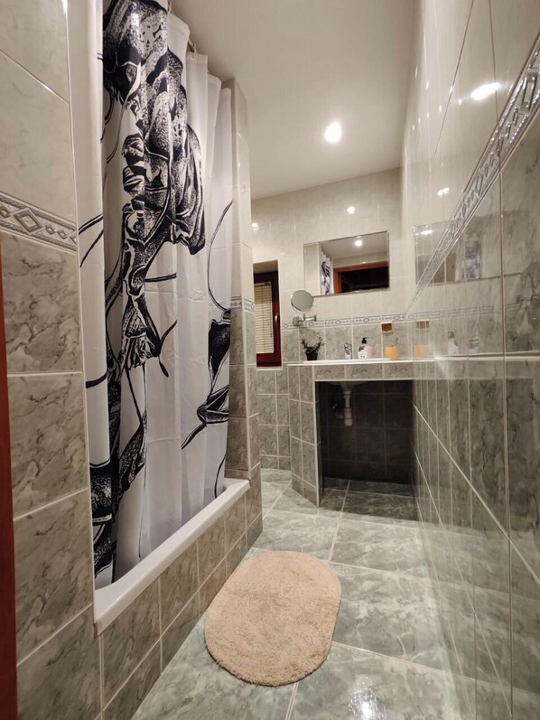 Soap, toilet paper - Vector Home (Warsaw)