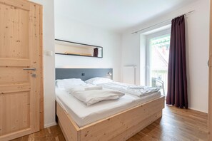 1 bedroom, free WiFi - Amazing apartment in Styria with balcony (No Deposit) (Eisenerz)