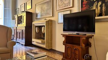 Televisión de pantalla plana