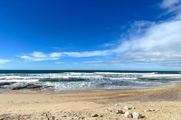Una playa cerca