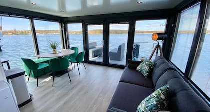 Casa flotante Mookerplas con vistas
