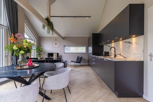 Eco Villa in Latour by Scenic Pond