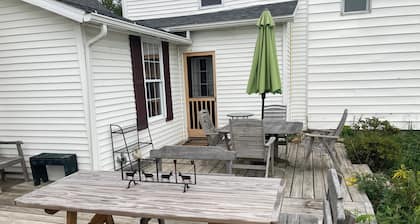 Country Retreat Ideal for Work and Family Getaways