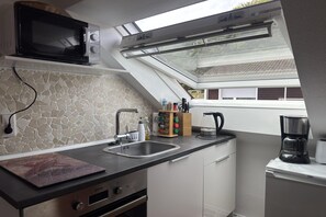 Refrigerador, microondas, horno, placa de cocina