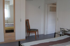 2 camere, culla da viaggio