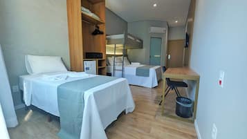 Quadruple Room | In-room safe, desk, laptop workspace, soundproofing