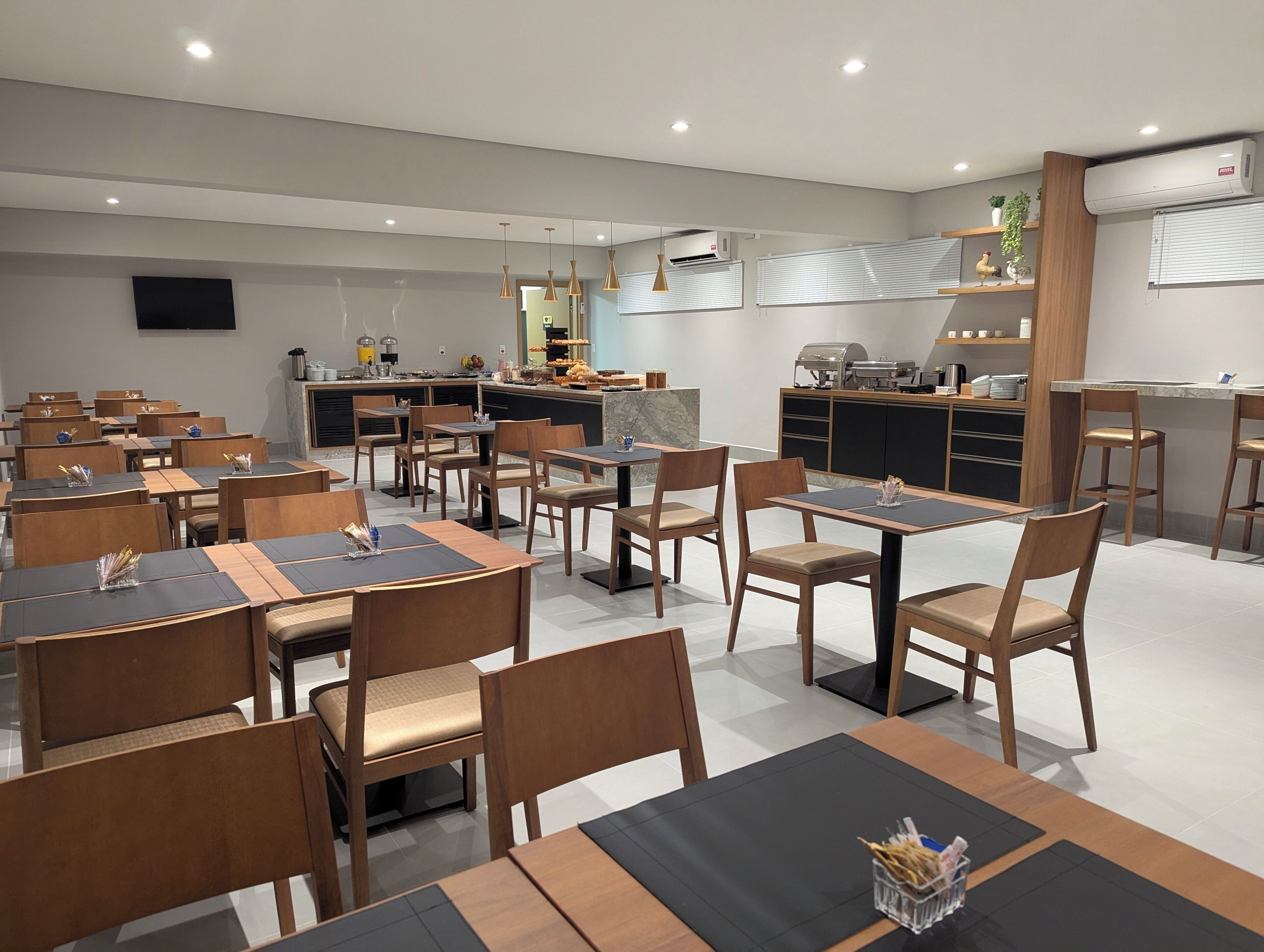 Free daily local cuisine breakfast