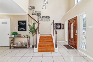 Interior - Stafford Hay-day Farmhouse, 5 Bedrooms with Pool Table and Covered Private Pool (Stafford)