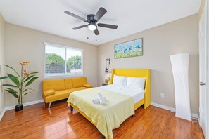 5 soverom, skrivebord, strykejern/-brett og wi-fi (inkludert)