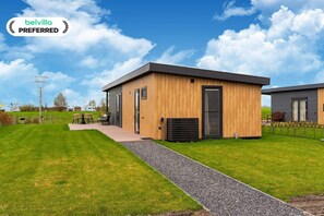 Exterior - Holiday home in 't Groene Hart on the water (Oud Ade)