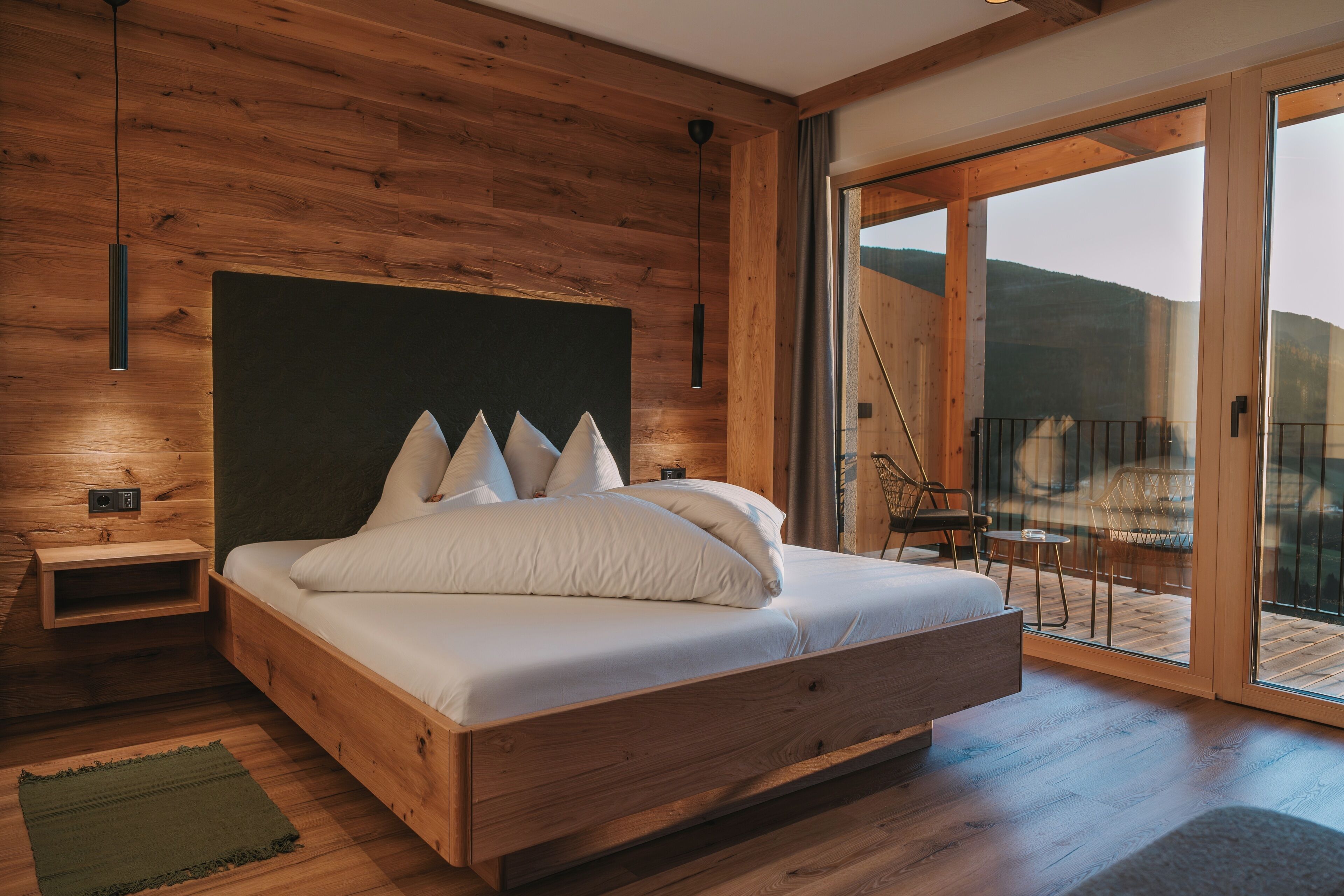 Caja de seguridad en la habitación y decoración personalizada 