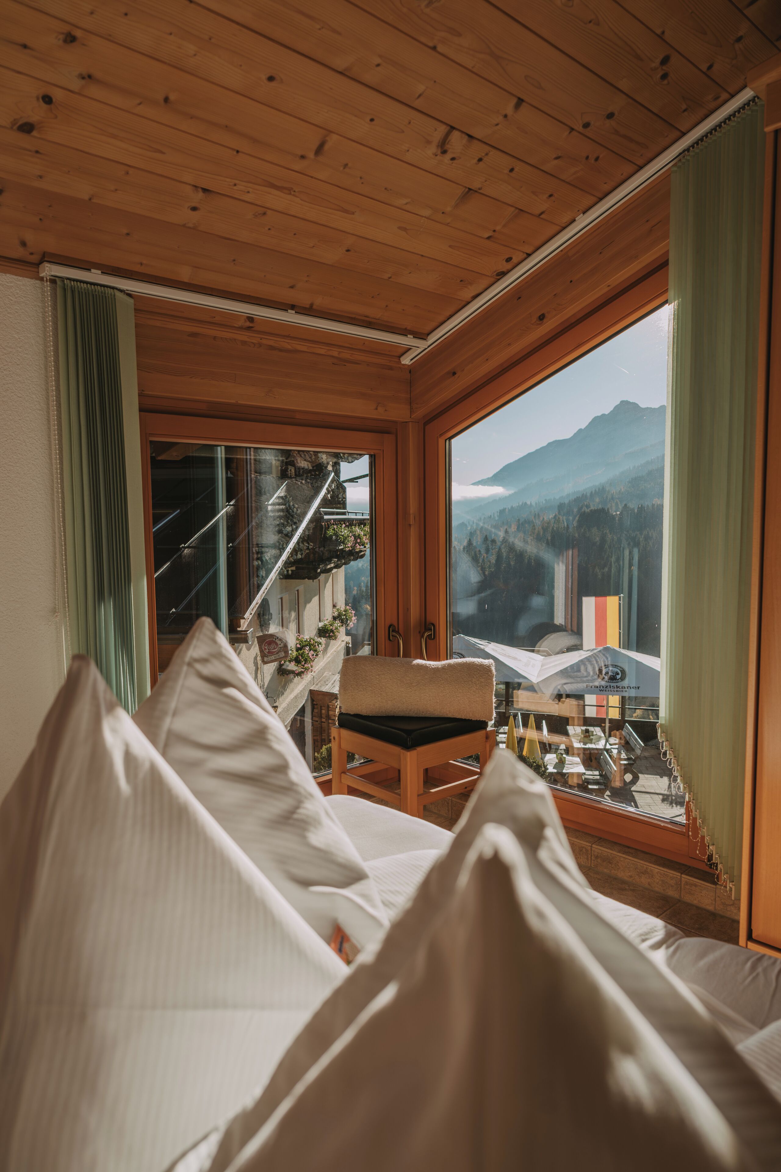 Caja de seguridad en la habitación y decoración personalizada 