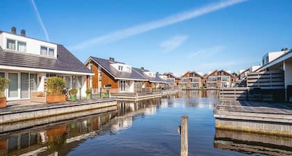 Modern Waterfront Retreat