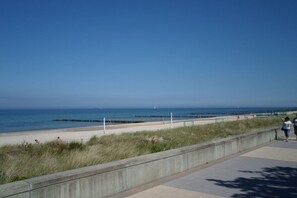 Beach - Flotsam and jetsam Modern retreat (Kühlungsborn)