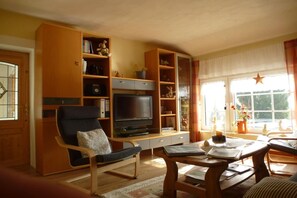 TV, fireplace, DVD player, stereo