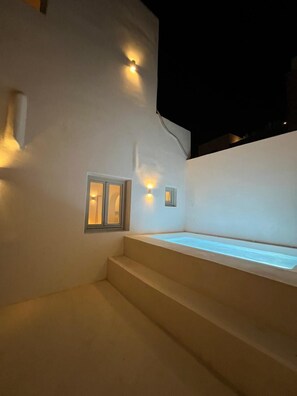 Magganari | Courtyard view