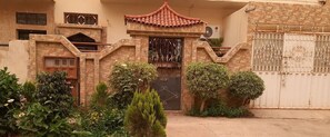 Property grounds - Bohemian Amazigh style apartment with patio Peace and comfort (Agadir)