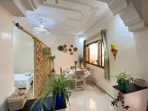 Dining - Bohemian Amazigh style apartment with patio Peace and comfort (Agadir)