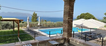 Villa Kalamos/Sea View and Pool nearby Athens/Deluxe Villa
