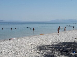 Liegestühle, Strandtücher