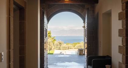 Villa Kalamos/Sea View and Pool nearby Athens/Deluxe Villa