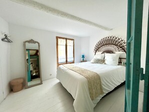 3 Schlafzimmer, Schreibtisch, Bügeleisen/Bügelbrett, WLAN