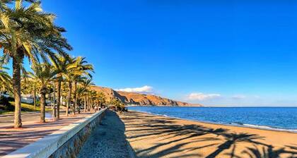 Apartment in Roquetas near Playa Serena Beach