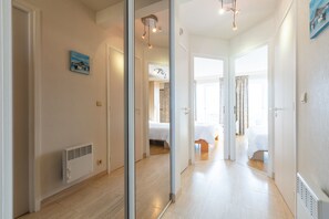 2 soverom, strykejern/-brett og wi-fi (inkludert)