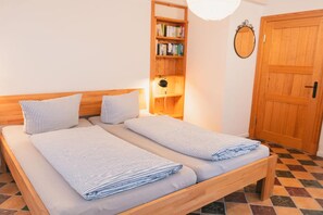 3 bedrooms, free WiFi, bed sheets