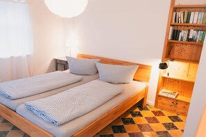 3 bedrooms, free WiFi, bed sheets - Country house with garden near Greetsiel (Hinte)