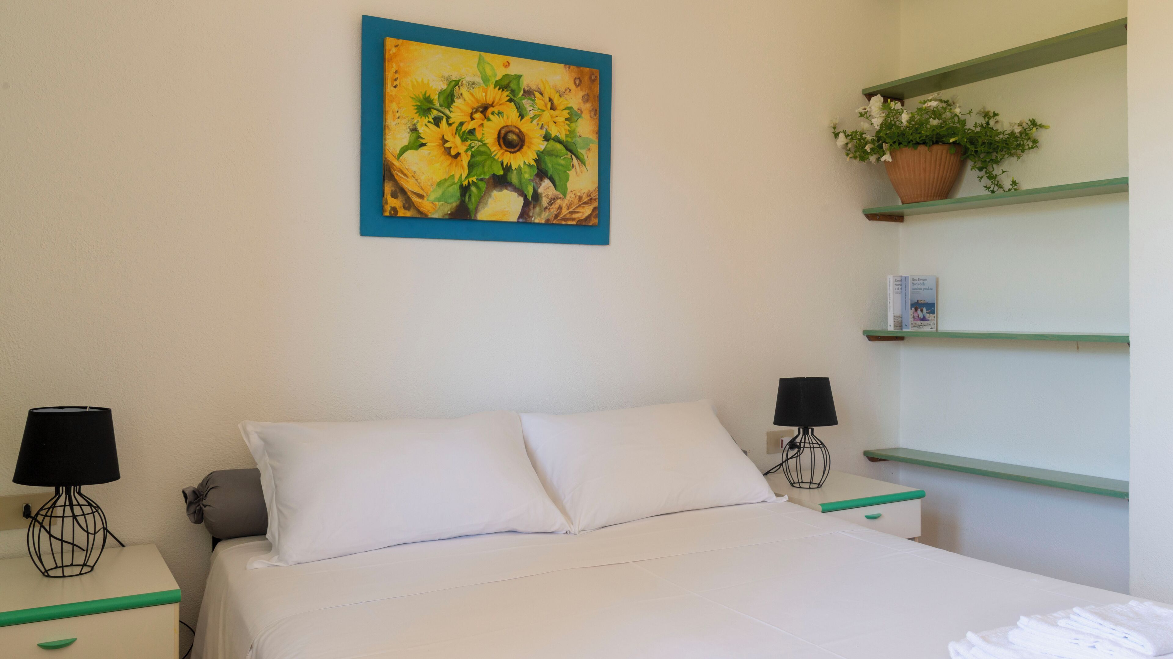 5 bedrooms, iron/ironing board, free WiFi, bed sheets
