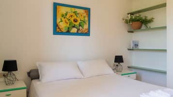 5 bedrooms, iron/ironing board, free WiFi, bed sheets