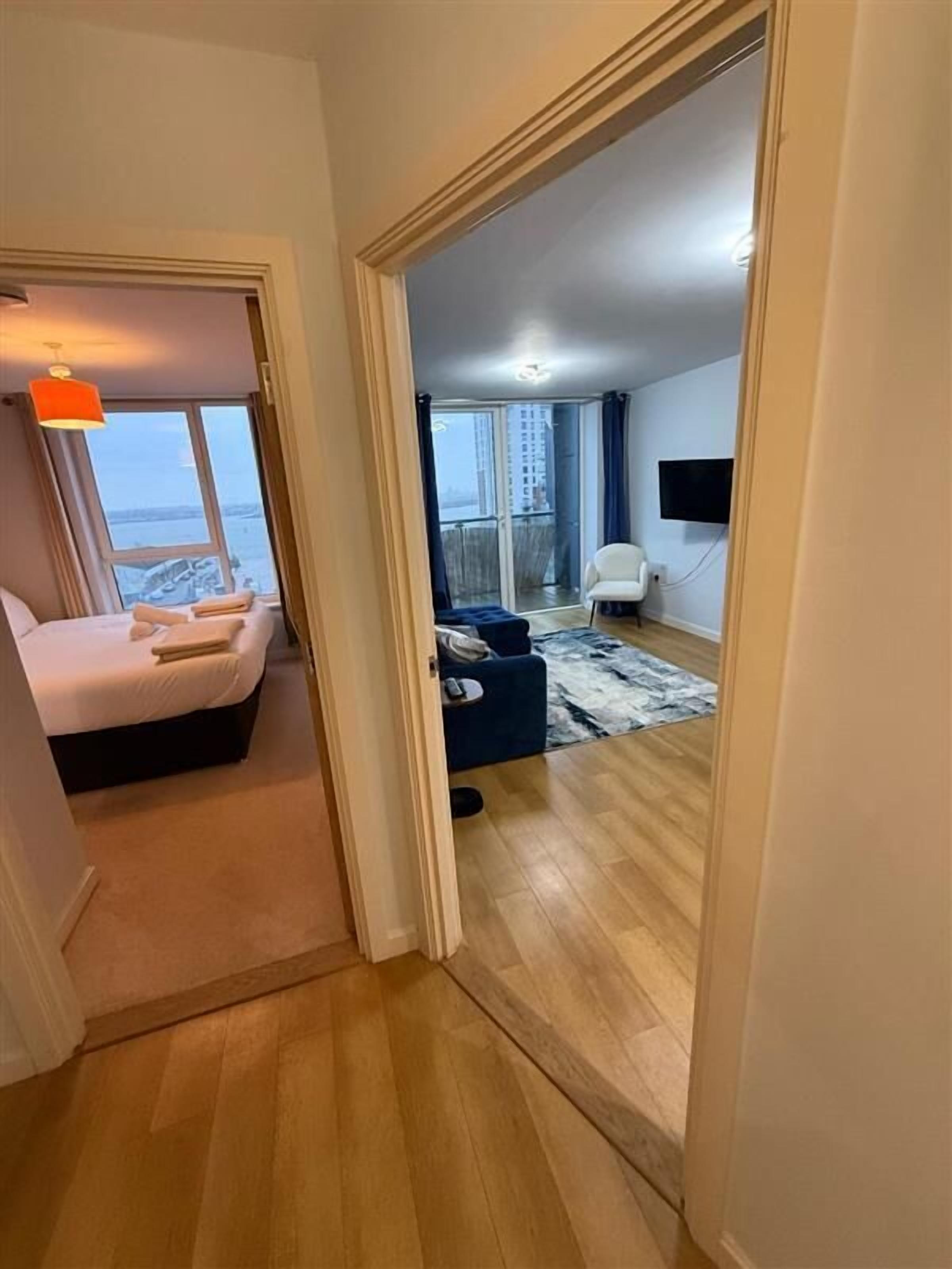 Modern 1-bedroom Apartment In Prime Gillingham Location - Chatham